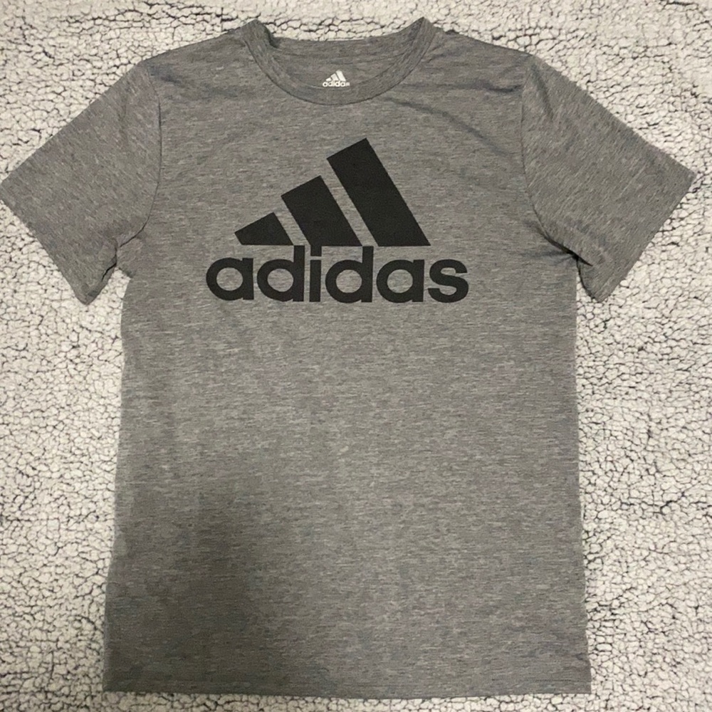 Adidas T-Shirt